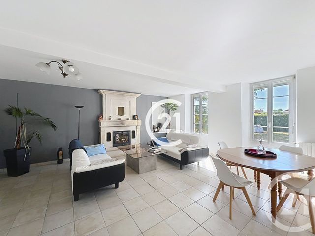 maison à vendre - 6 pièces - 145.0 m2 - ARS - 16 - POITOU-CHARENTES - Century 21 Xso Immobilier