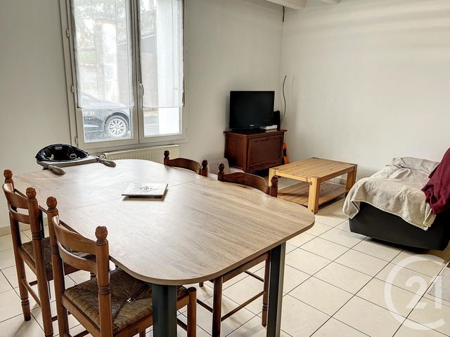 Appartement F3 à louer - 3 pièces - 60.0 m2 - COGNAC - 16 - POITOU-CHARENTES - Century 21 Xso Immobilier