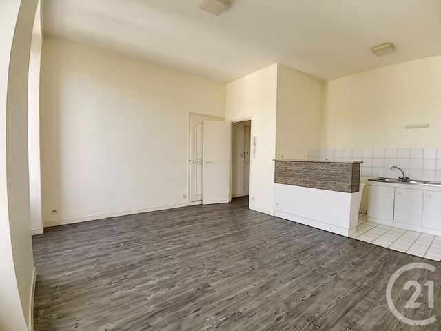 Appartement T3 à louer - 2 pièces - 61.4 m2 - COGNAC - 16 - POITOU-CHARENTES - Century 21 Xso Immobilier