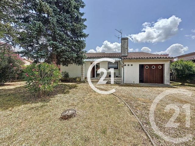 maison à vendre - 5 pièces - 85.2 m2 - CHATEAUBERNARD - 16 - POITOU-CHARENTES - Century 21 Xso Immobilier