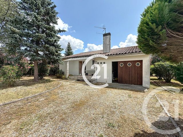 maison à vendre - 5 pièces - 85.2 m2 - CHATEAUBERNARD - 16 - POITOU-CHARENTES - Century 21 Xso Immobilier