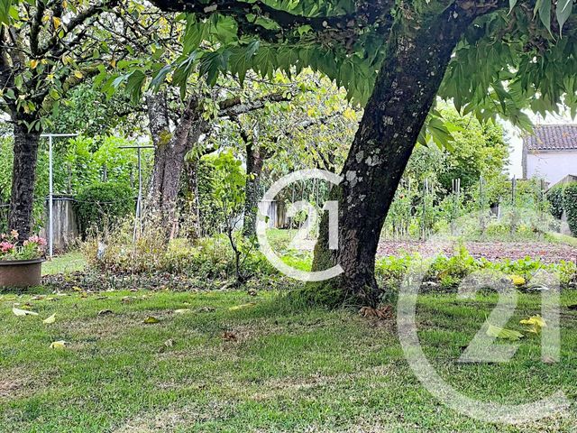 maison à vendre - 4 pièces - 109.0 m2 - CHERVES RICHEMONT - 16 - POITOU-CHARENTES - Century 21 Xso Immobilier