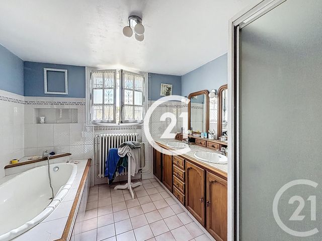maison à vendre - 5 pièces - 184.0 m2 - ST SULPICE DE COGNAC - 16 - POITOU-CHARENTES - Century 21 Xso Immobilier