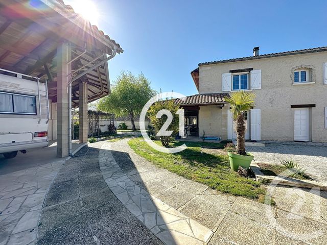 maison à vendre - 7 pièces - 216.5 m2 - BOUTIERS ST TROJAN - 16 - POITOU-CHARENTES - Century 21 Xso Immobilier