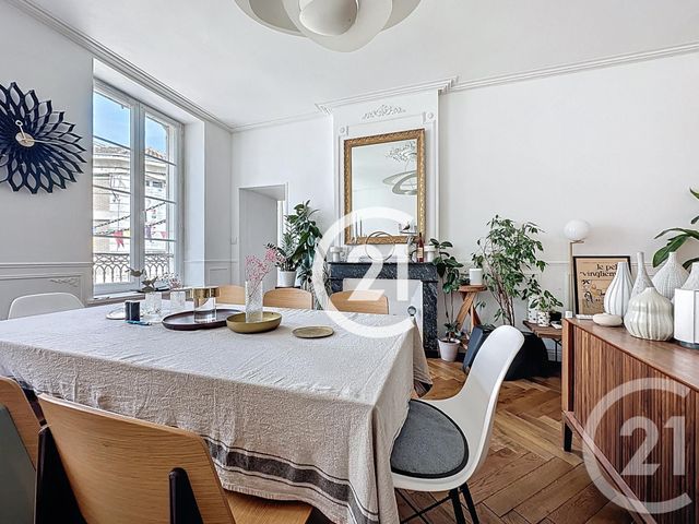 Afficher la photo en grand Appartement T2 à vendre - 2 pièces - 83.0 m2 - COGNAC - 16 - POITOU-CHARENTES - Century 21 Xso Immobilier