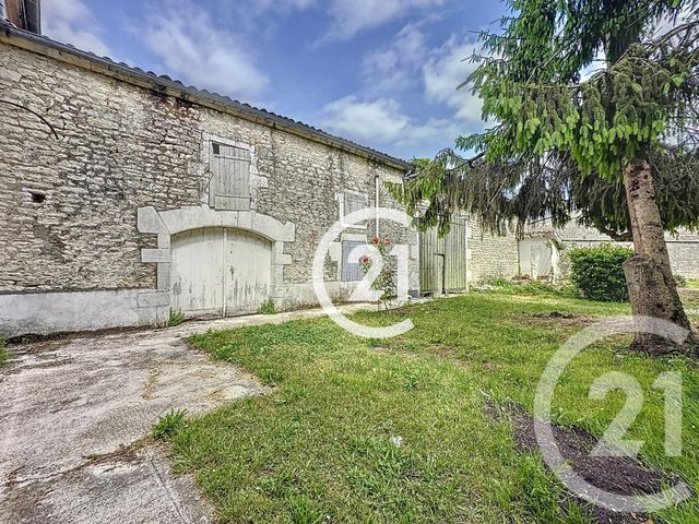 maison à vendre - 4 pièces - 186.5 m2 - ARS - 16 - POITOU-CHARENTES - Century 21 Xso Immobilier