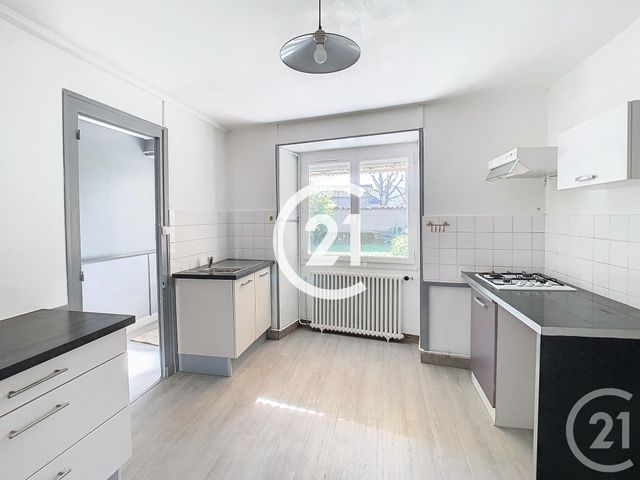 maison à vendre - 5 pièces - 110.0 m2 - CHATEAUBERNARD - 16 - POITOU-CHARENTES - Century 21 Xso Immobilier