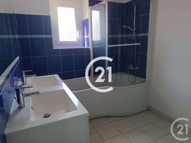 Afficher la photo en grand Appartement F3 à vendre - 3 pièces - 80.0 m2 - COGNAC - 16 - POITOU-CHARENTES - Century 21 Xso Immobilier