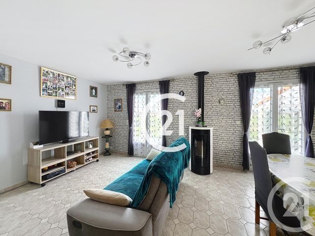 maison à vendre - 5 pièces - 115.0 m2 - GIMEUX - 16 - POITOU-CHARENTES - Century 21 Xso Immobilier