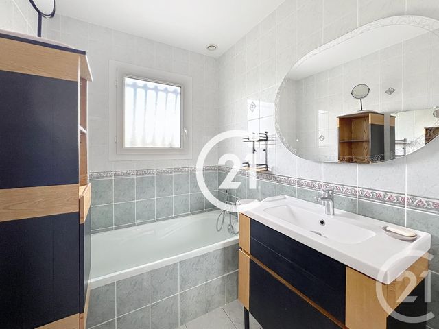 maison à vendre - 5 pièces - 115.0 m2 - GIMEUX - 16 - POITOU-CHARENTES - Century 21 Xso Immobilier