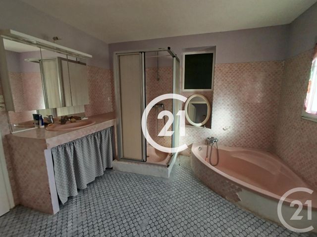 maison à vendre - 6 pièces - 188.0 m2 - BOUTIERS ST TROJAN - 16 - POITOU-CHARENTES - Century 21 Xso Immobilier