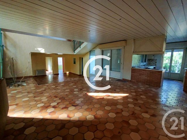 maison à vendre - 6 pièces - 188.0 m2 - BOUTIERS ST TROJAN - 16 - POITOU-CHARENTES - Century 21 Xso Immobilier