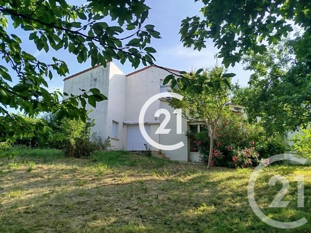 maison à vendre - 6 pièces - 188.0 m2 - BOUTIERS ST TROJAN - 16 - POITOU-CHARENTES - Century 21 Xso Immobilier