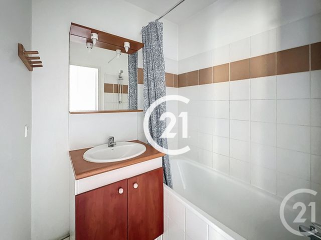 Appartement F2 à louer - 2 pièces - 42.0 m2 - COGNAC - 16 - POITOU-CHARENTES - Century 21 Xso Immobilier
