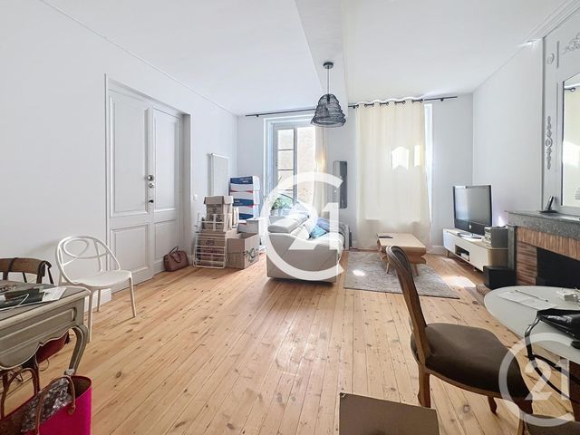 Appartement T2 à louer - 2 pièces - 52.0 m2 - COGNAC - 16 - POITOU-CHARENTES - Century 21 Xso Immobilier
