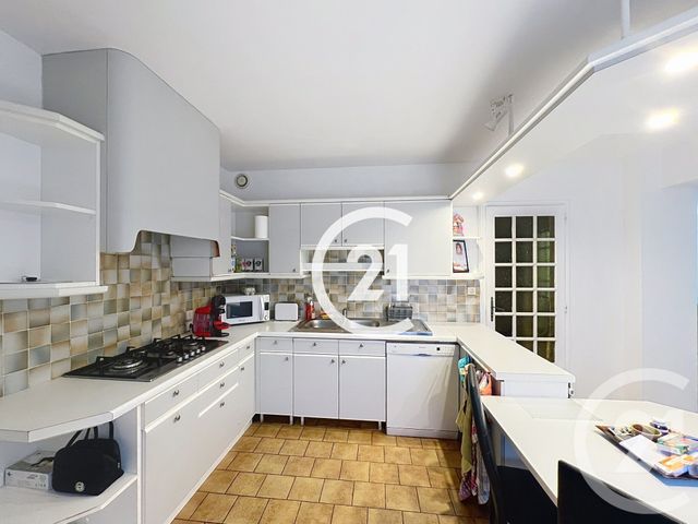 maison à vendre - 8 pièces - 185.0 m2 - LOUZAC ST ANDRE - 16 - POITOU-CHARENTES - Century 21 Xso Immobilier