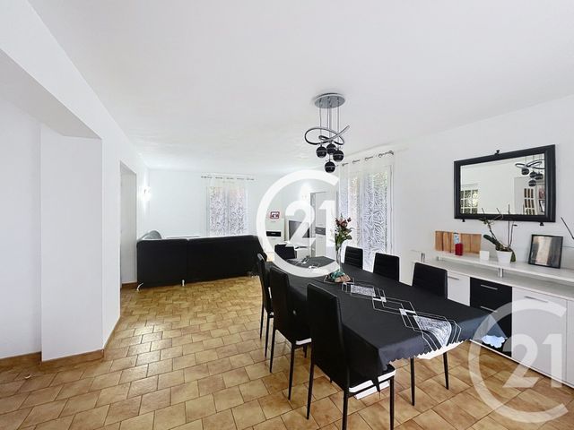 maison à vendre - 8 pièces - 185.0 m2 - LOUZAC ST ANDRE - 16 - POITOU-CHARENTES - Century 21 Xso Immobilier