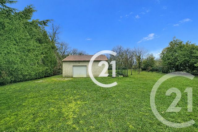 maison à vendre - 8 pièces - 185.0 m2 - LOUZAC ST ANDRE - 16 - POITOU-CHARENTES - Century 21 Xso Immobilier