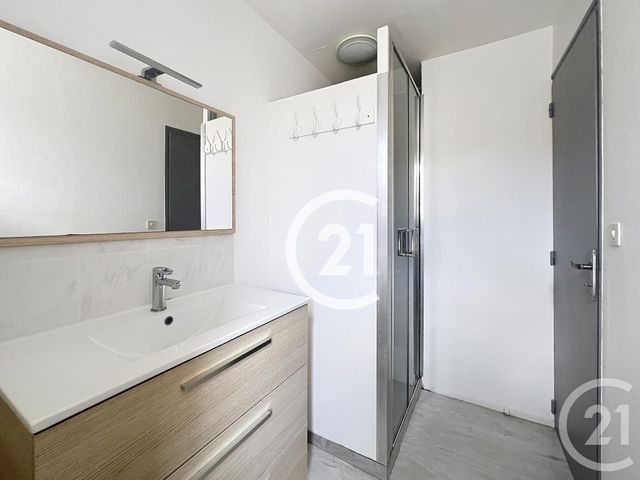 maison à louer - 5 pièces - 89.0 m2 - BOUTIERS ST TROJAN - 16 - POITOU-CHARENTES - Century 21 Xso Immobilier