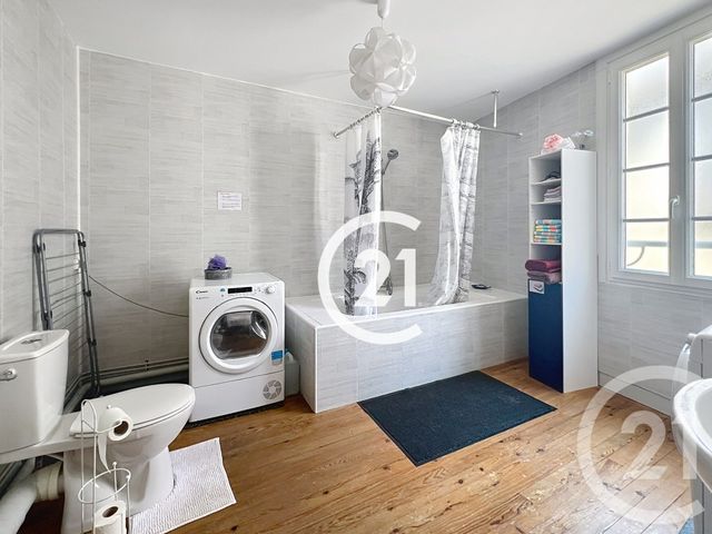 maison à louer - 5 pièces - 118.0 m2 - COGNAC - 16 - POITOU-CHARENTES - Century 21 Xso Immobilier