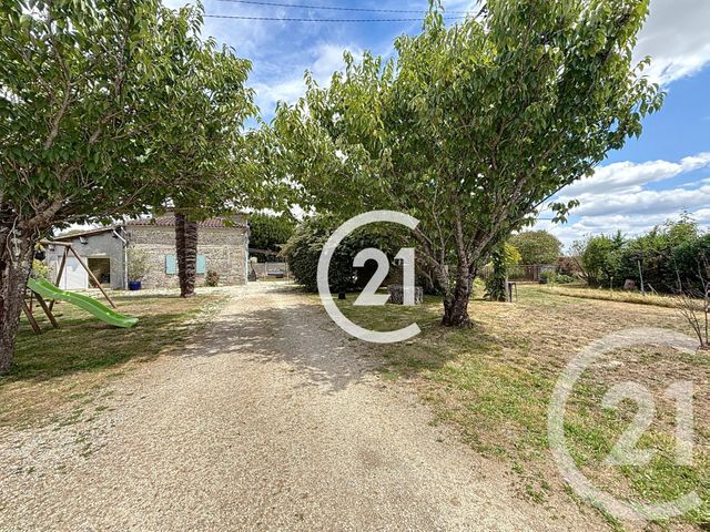 maison à vendre - 4 pièces - 147.0 m2 - CHERVES RICHEMONT - 16 - POITOU-CHARENTES - Century 21 Xso Immobilier