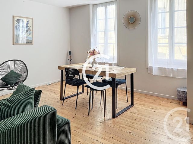 Appartement F4 à louer - 4 pièces - 90.0 m2 - COGNAC - 16 - POITOU-CHARENTES - Century 21 Xso Immobilier