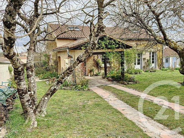 maison à louer - 7 pièces - 124.0 m2 - SALLES D ANGLES - 16 - POITOU-CHARENTES - Century 21 Xso Immobilier