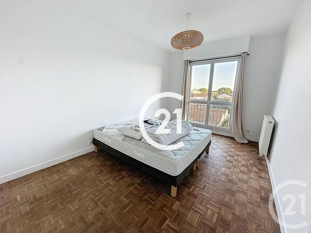 Appartement F3 à louer - 3 pièces - 75.0 m2 - COGNAC - 16 - POITOU-CHARENTES - Century 21 Xso Immobilier