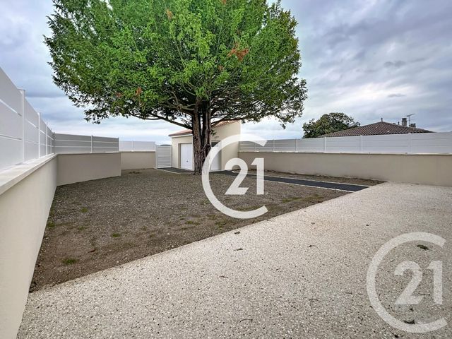 maison à louer - 6 pièces - 153.0 m2 - JARNAC CHAMPAGNE - 17 - POITOU-CHARENTES - Century 21 Xso Immobilier