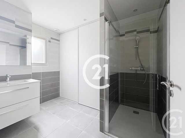 maison à louer - 6 pièces - 153.0 m2 - JARNAC CHAMPAGNE - 17 - POITOU-CHARENTES - Century 21 Xso Immobilier