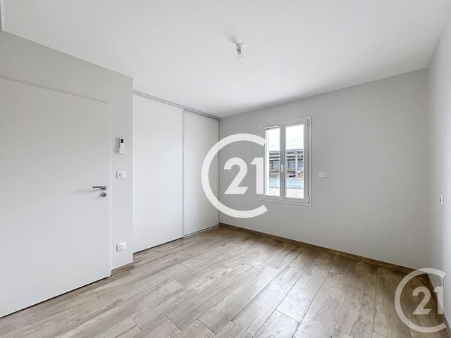 maison à louer - 6 pièces - 153.0 m2 - JARNAC CHAMPAGNE - 17 - POITOU-CHARENTES - Century 21 Xso Immobilier