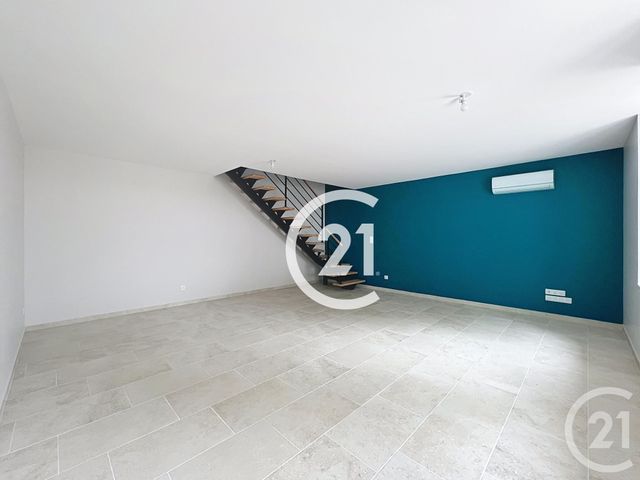 maison à louer - 6 pièces - 153.0 m2 - JARNAC CHAMPAGNE - 17 - POITOU-CHARENTES - Century 21 Xso Immobilier