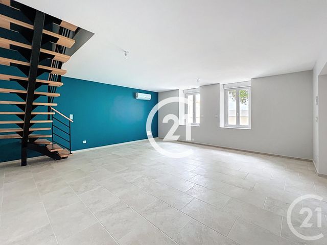 maison à louer - 6 pièces - 153.0 m2 - JARNAC CHAMPAGNE - 17 - POITOU-CHARENTES - Century 21 Xso Immobilier