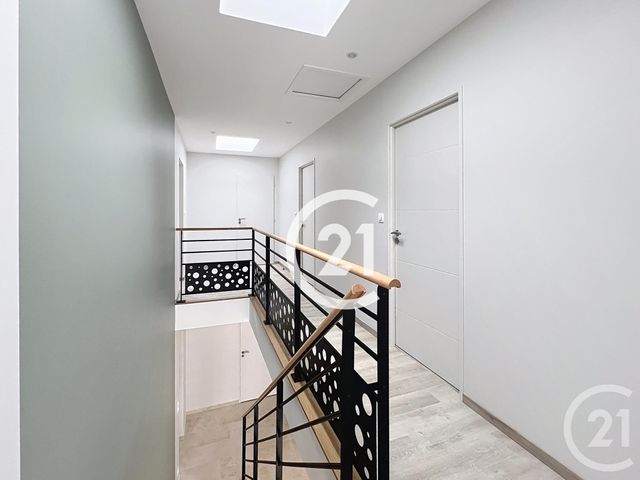 maison à louer - 4 pièces - 125.0 m2 - JARNAC CHAMPAGNE - 17 - POITOU-CHARENTES - Century 21 Xso Immobilier