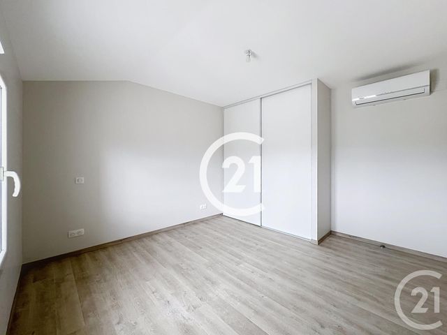 maison à louer - 4 pièces - 125.0 m2 - JARNAC CHAMPAGNE - 17 - POITOU-CHARENTES - Century 21 Xso Immobilier