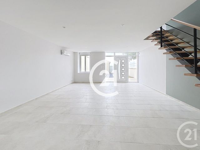 maison à louer - 4 pièces - 125.0 m2 - JARNAC CHAMPAGNE - 17 - POITOU-CHARENTES - Century 21 Xso Immobilier