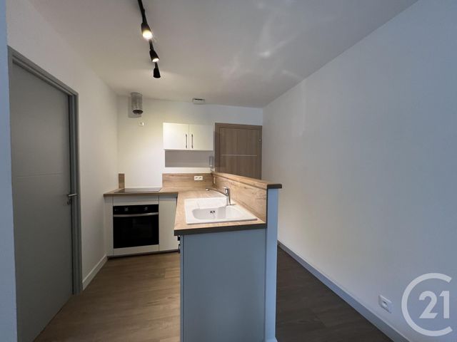 Appartement F2 à louer - 2 pièces - 30.0 m2 - COGNAC - 16 - POITOU-CHARENTES - Century 21 Xso Immobilier