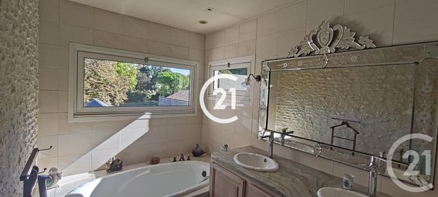 maison à vendre - 6 pièces - 325.0 m2 - COGNAC - 16 - POITOU-CHARENTES - Century 21 Xso Immobilier