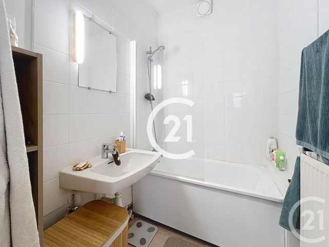 Appartement F3 à louer - 3 pièces - 60.0 m2 - COGNAC - 16 - POITOU-CHARENTES - Century 21 Xso Immobilier