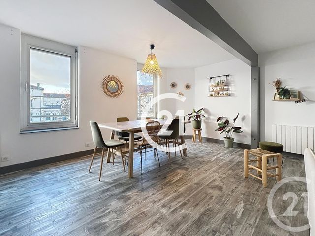 Appartement F3 à louer - 4 pièces - 74.0 m2 - COGNAC - 16 - POITOU-CHARENTES - Century 21 Xso Immobilier