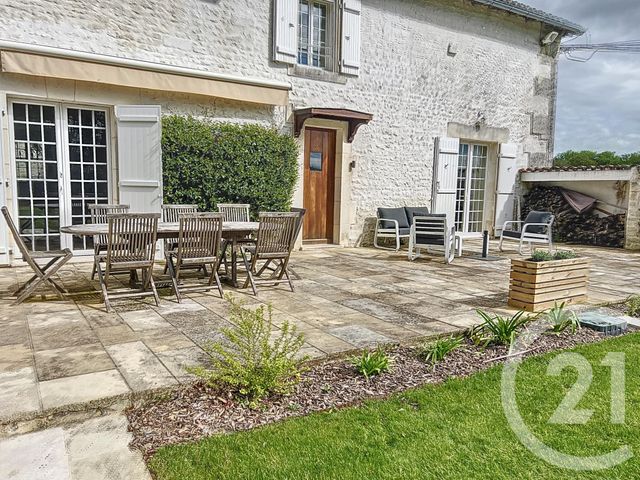 maison à louer - 5 pièces - 166.0 m2 - ST LAURENT DE COGNAC - 16 - POITOU-CHARENTES - Century 21 Xso Immobilier