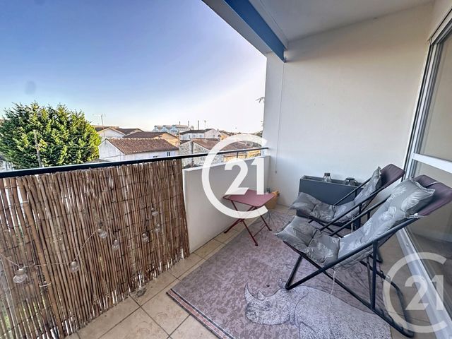 Appartement F3 à louer - 3 pièces - 75.0 m2 - COGNAC - 16 - POITOU-CHARENTES - Century 21 Xso Immobilier