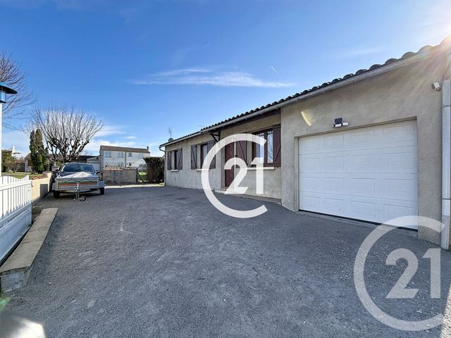 maison à vendre - 4 pièces - 73.0 m2 - CHATEAUBERNARD - 16 - POITOU-CHARENTES - Century 21 Xso Immobilier