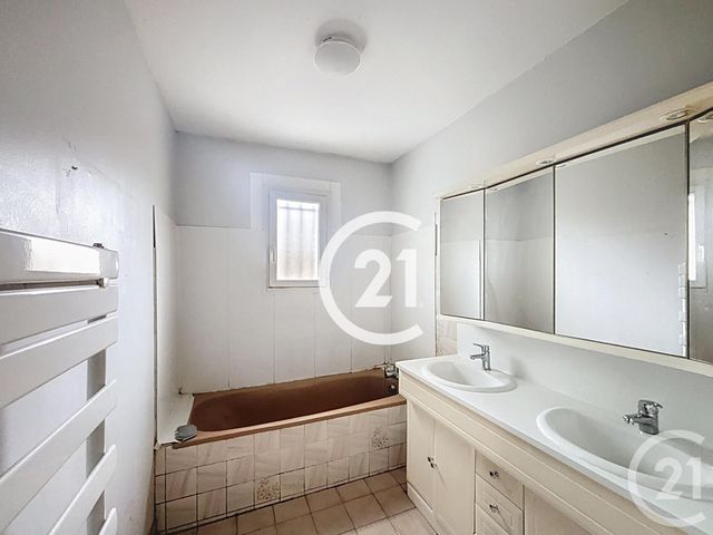 maison à vendre - 4 pièces - 101.5 m2 - BOUTIERS ST TROJAN - 16 - POITOU-CHARENTES - Century 21 Xso Immobilier