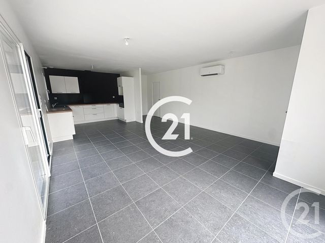 maison à louer - 4 pièces - 90.0 m2 - ST FORT SUR LE NE - 16 - POITOU-CHARENTES - Century 21 Xso Immobilier