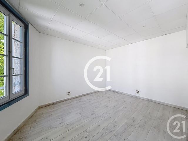 Appartement F4 à louer - 4 pièces - 127.0 m2 - COGNAC - 16 - POITOU-CHARENTES - Century 21 Xso Immobilier