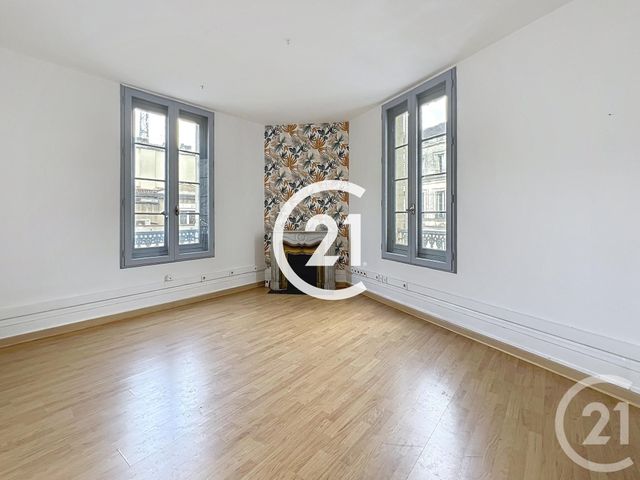 Appartement F4 à louer - 4 pièces - 127.0 m2 - COGNAC - 16 - POITOU-CHARENTES - Century 21 Xso Immobilier