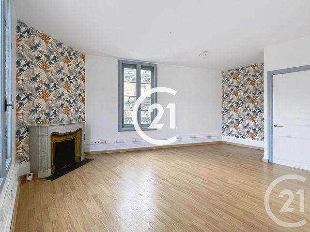 Appartement F4 à louer - 4 pièces - 127.0 m2 - COGNAC - 16 - POITOU-CHARENTES - Century 21 Xso Immobilier