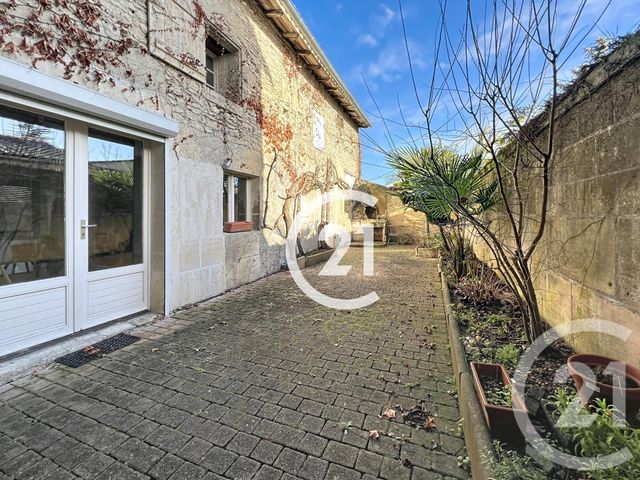 maison à louer - 6 pièces - 179.0 m2 - COGNAC - 16 - POITOU-CHARENTES - Century 21 Xso Immobilier