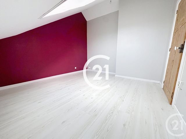 maison à louer - 5 pièces - 120.0 m2 - CHATEAUBERNARD - 16 - POITOU-CHARENTES - Century 21 Xso Immobilier